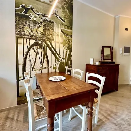 Hostdomus - Casa Betta Alassio