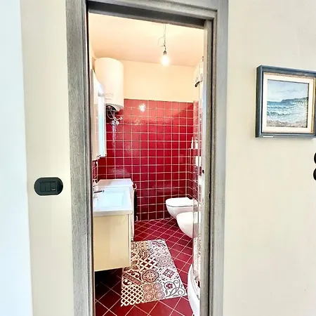 Hostdomus - Casa Betta * Alassio